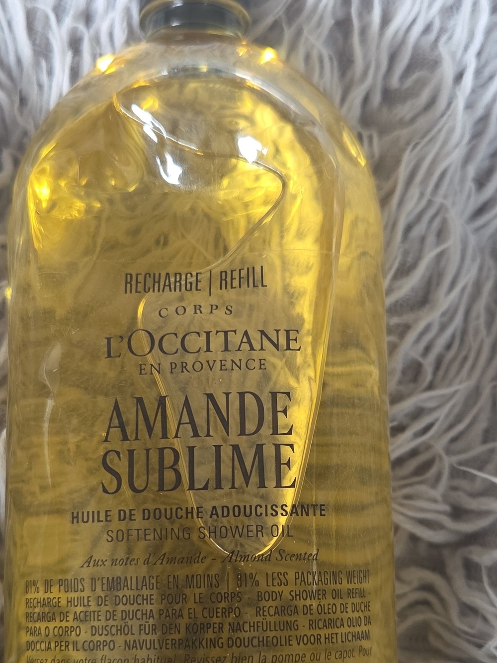 L'Occitane Amande Sublime Softening Shower Oil - Picture 2 of 6